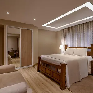 https://hotel-riazor.santodomingobesthotels.com